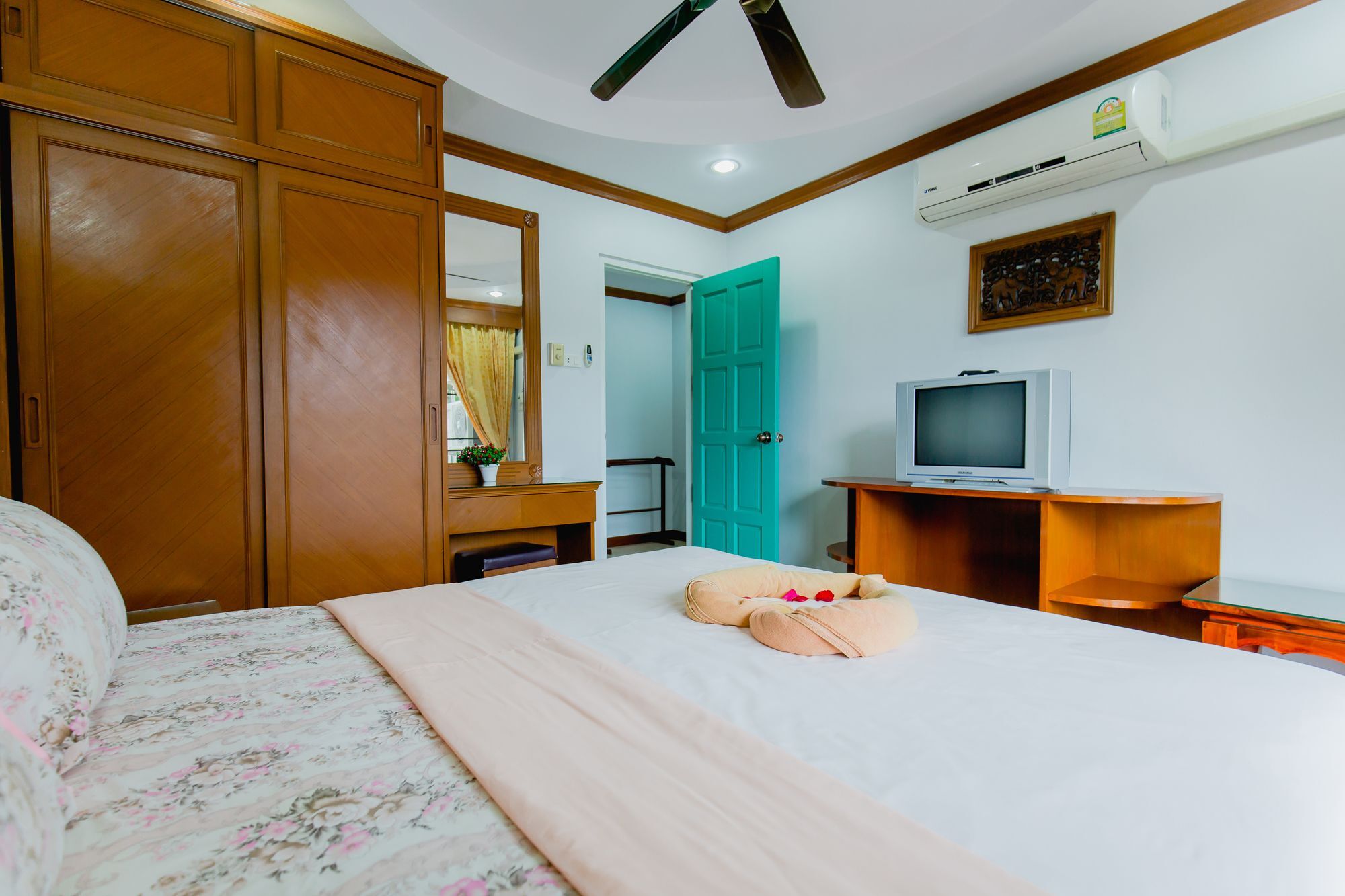 Rk Guesthouse Patong Екстериор снимка